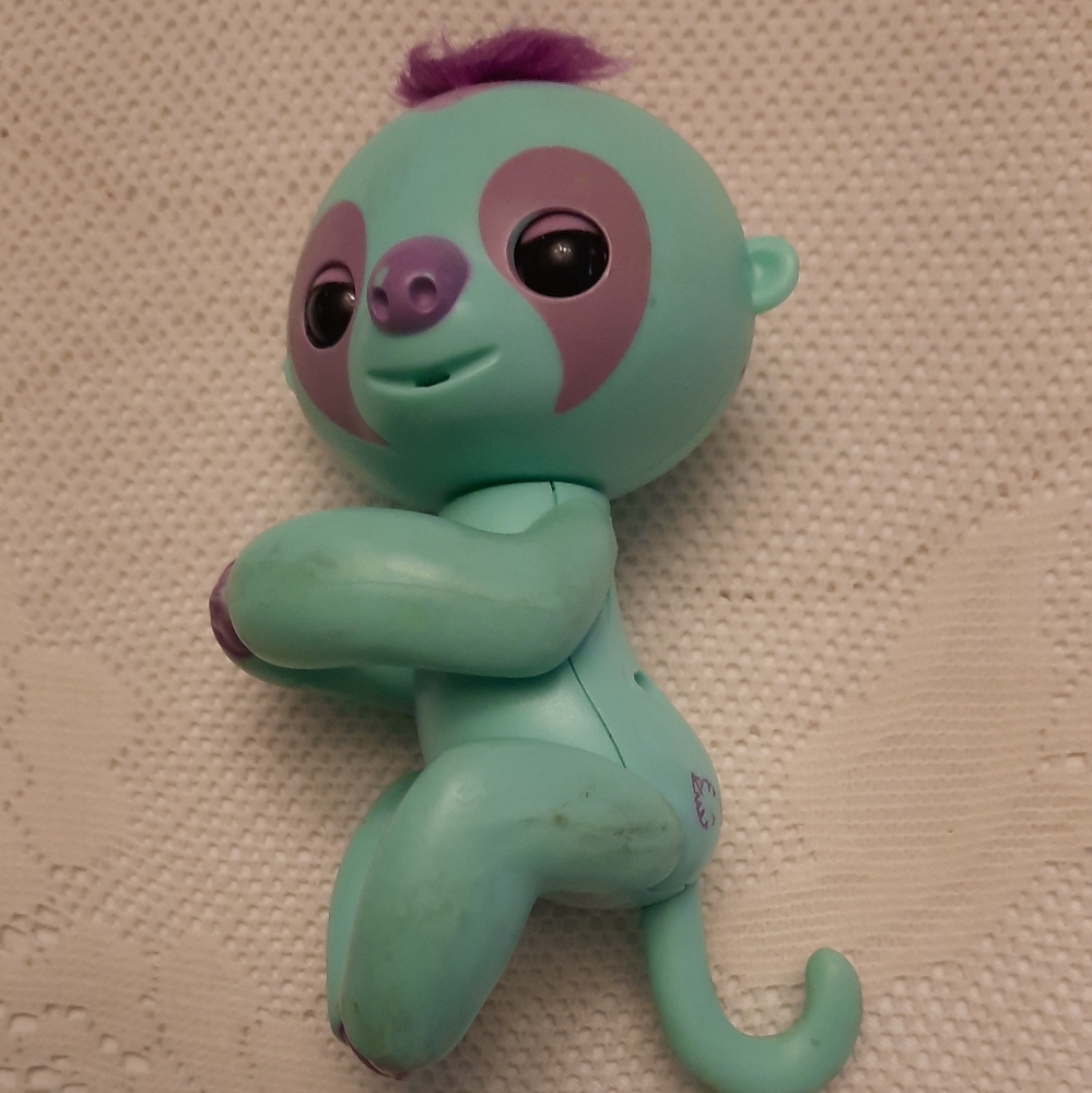 Interactive Fingerling Toy Set - Picture 2 of 6